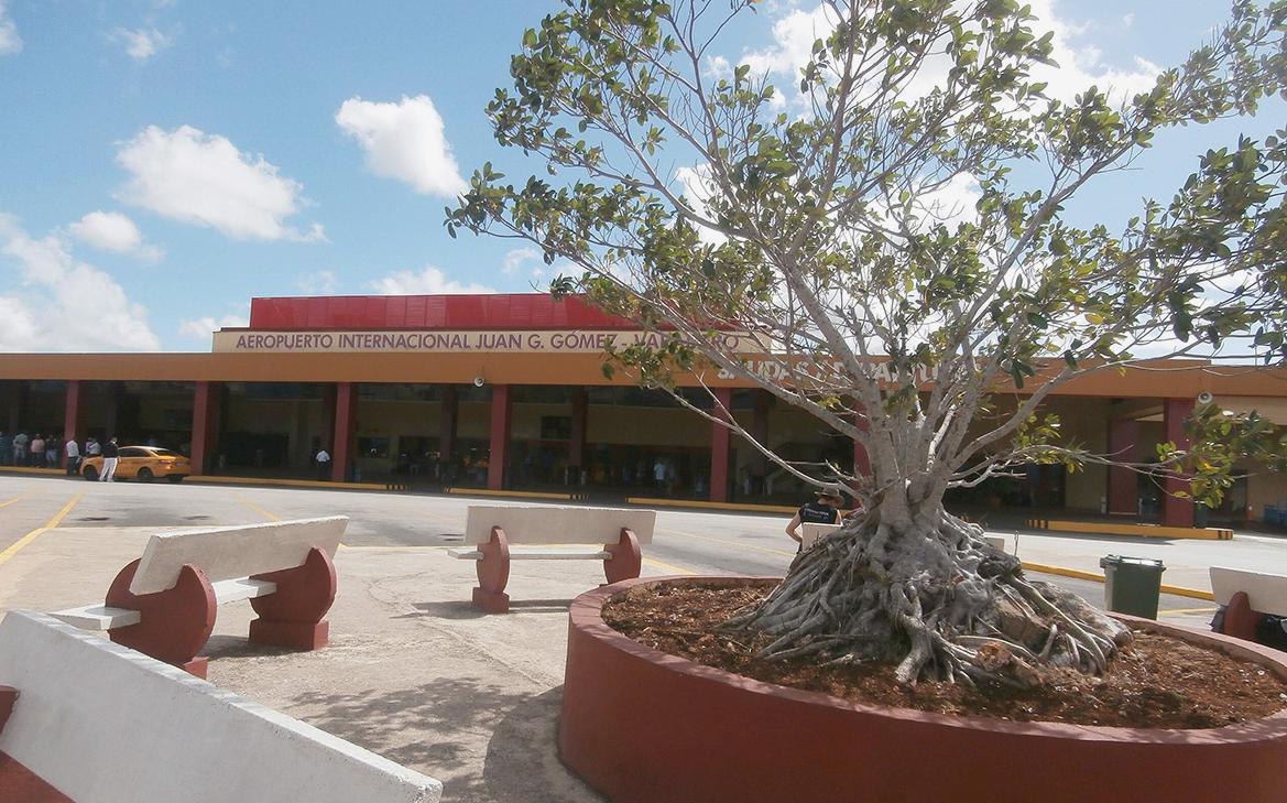 Туроператор объяснил перенаправление рейса из-за урагана на Кубе