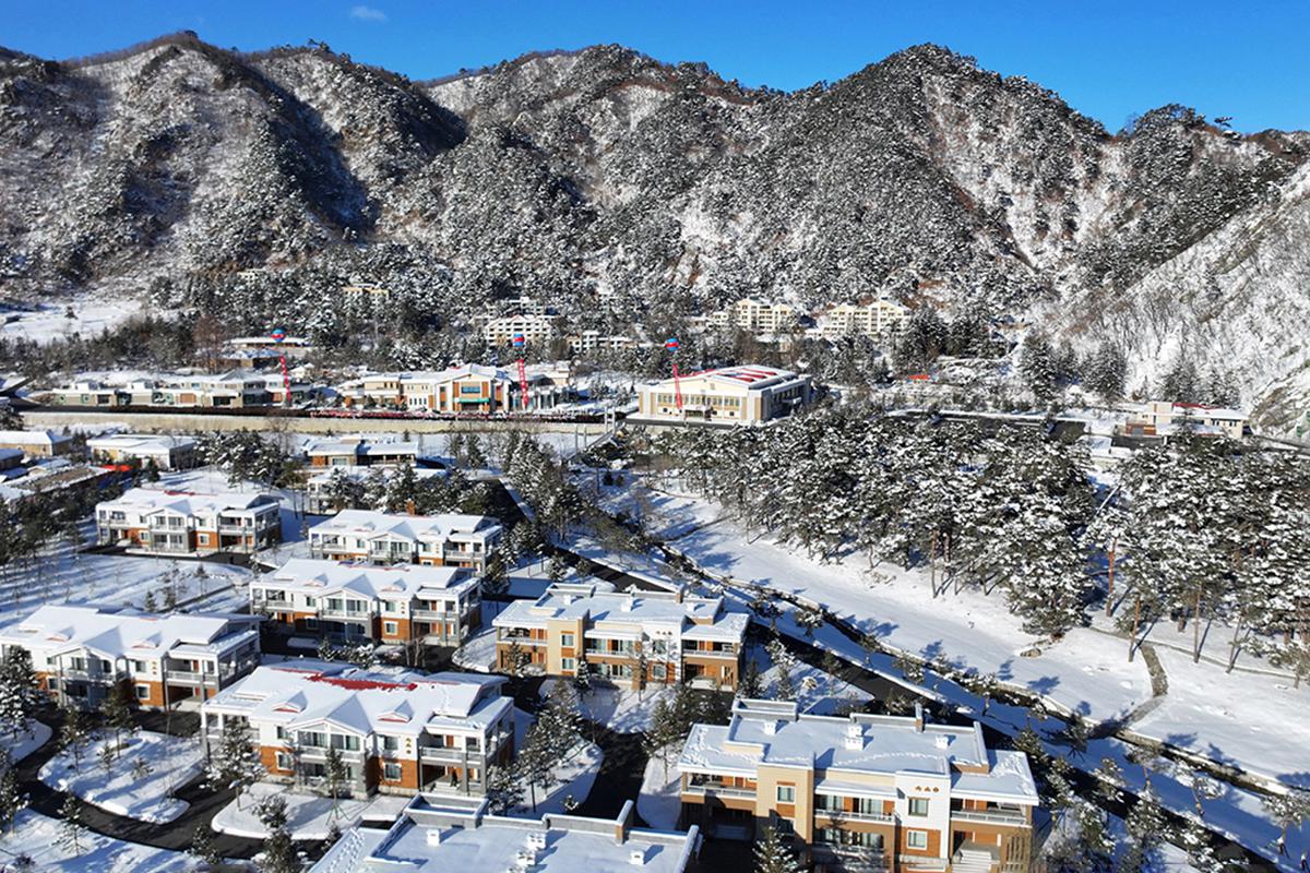 Открытие центра отдыха для рабочих Онпхо в городе Кёнсон, провинция Северный Хамгён, Северная Корея