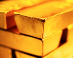 Золото торгуется ниже поддержки 1600 долл./унция