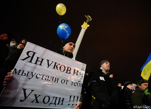 В.Янукович осудил ночные события на Майдане