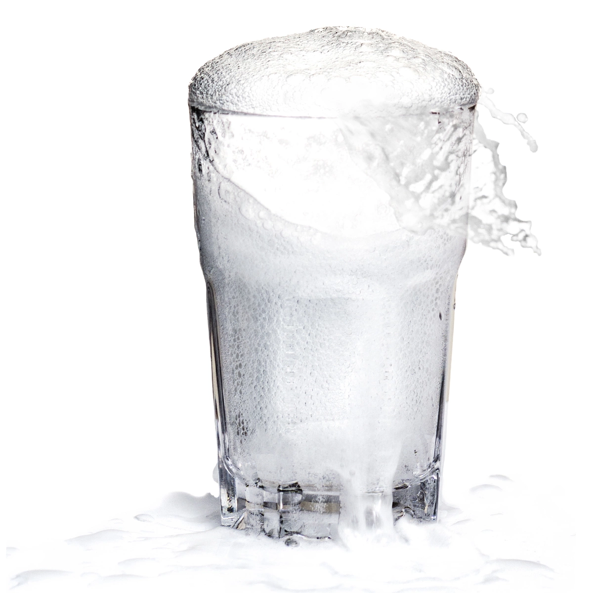 Cуществует версия, согласно которой в одном из заведений бармен налил в бокал с содовой гостю немного текилы