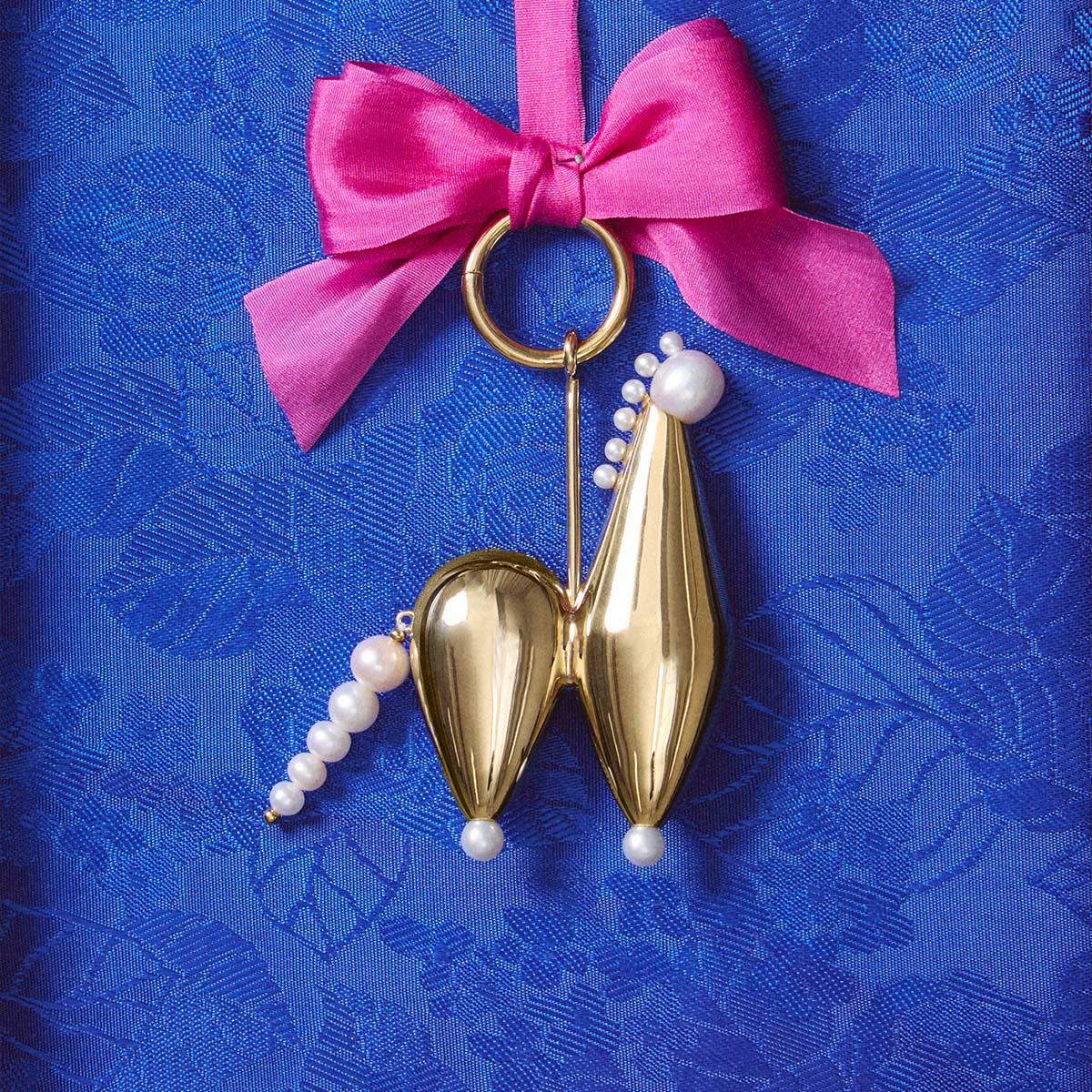 Игрушка-подвеска &laquo;Позолоченный конь&raquo;, M-Eleven, 95 000 руб. (m-eleven.shop)