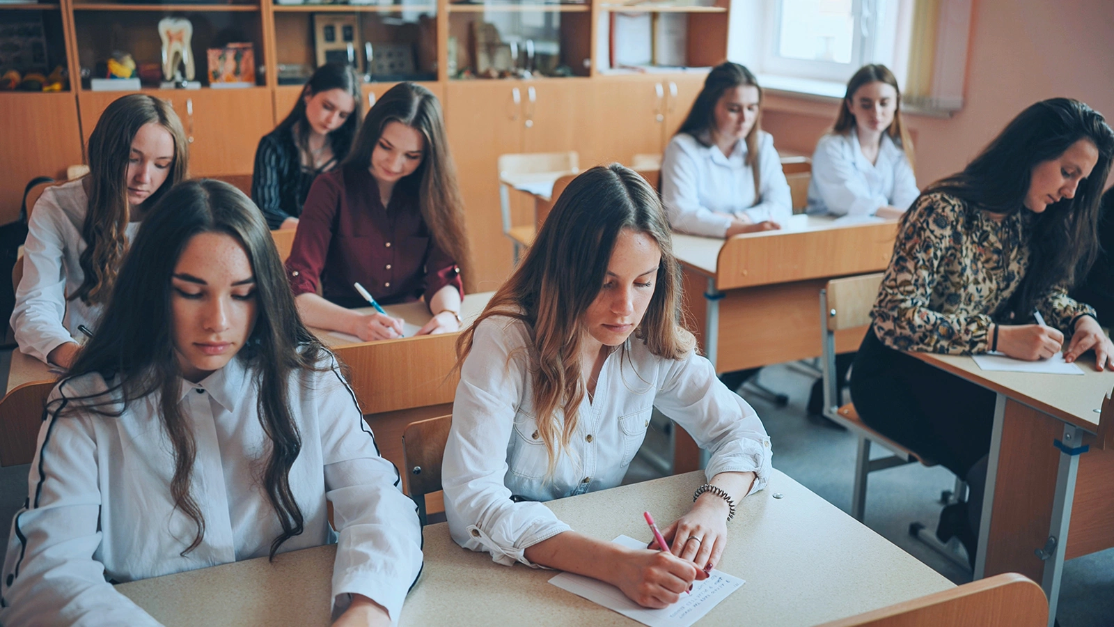 Студентов педвузов привлекут к ЕГЭ. Что они будут делать