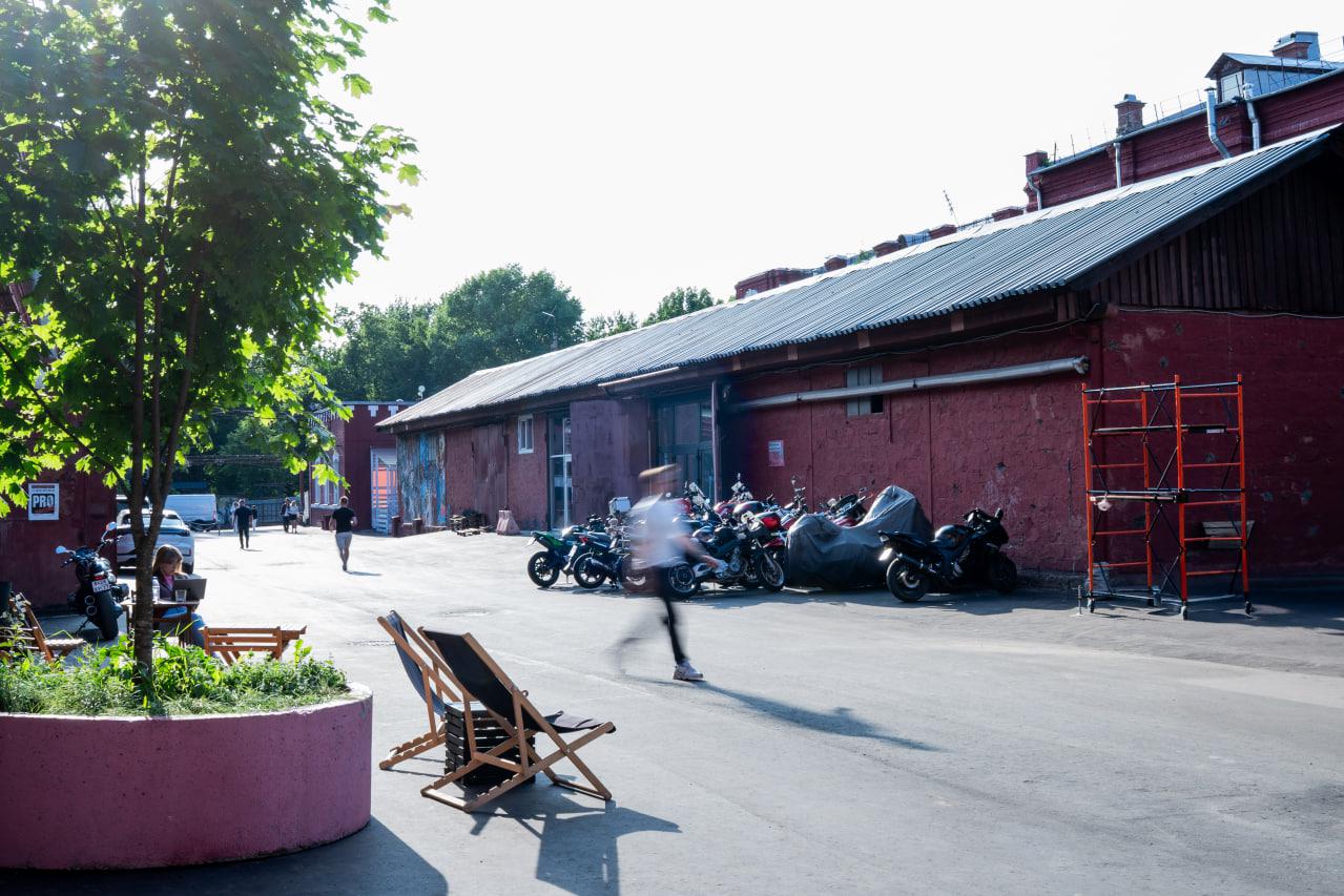 Территория ДК &laquo;Кристалл&raquo;