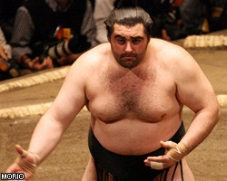 Пьяные грузинские сумоисты устроили драку в ресторане Токио