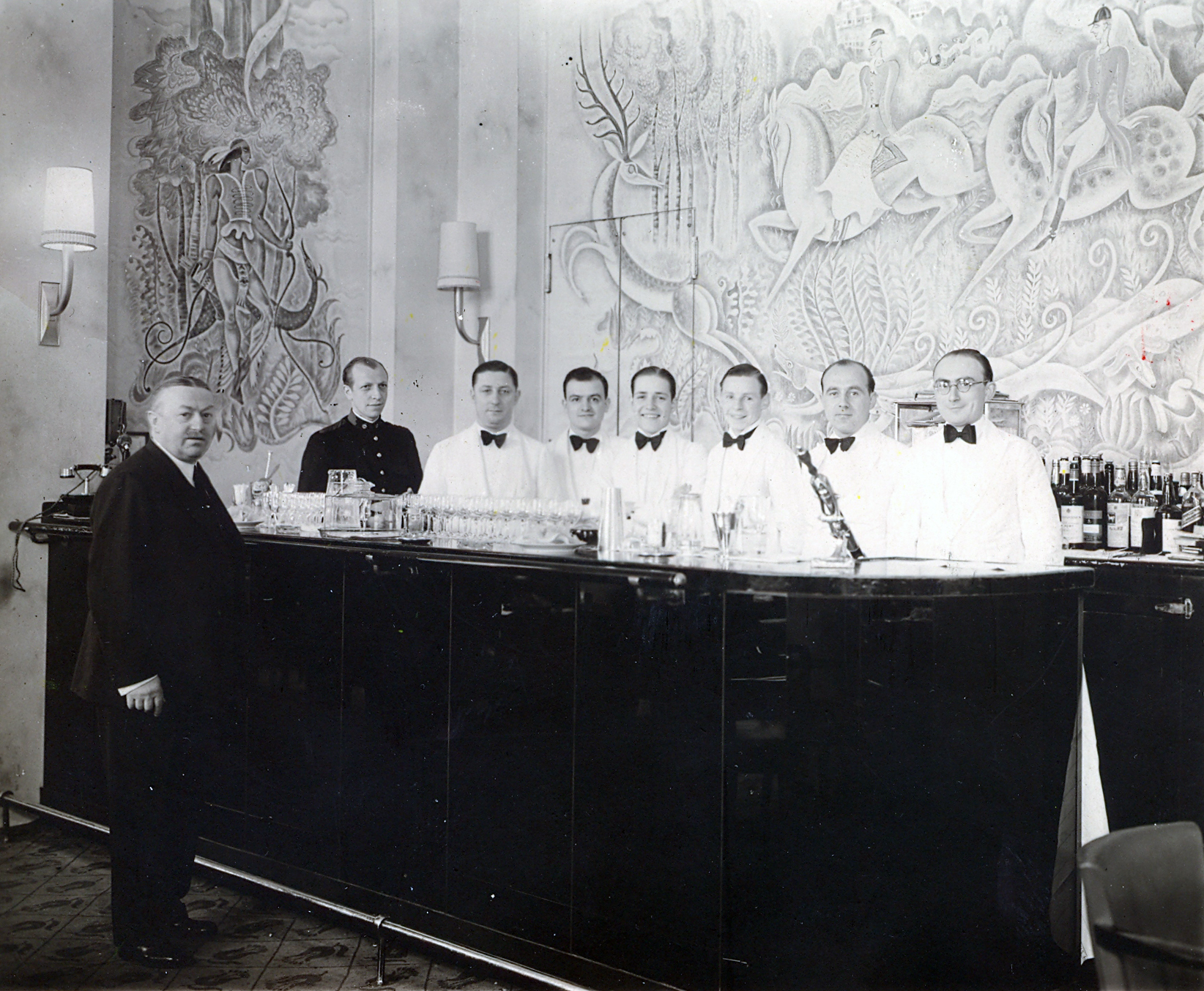 Фрэнк Мейер, управляющий&nbsp;баром &laquo;Камбон&raquo; в отеле&nbsp;Ritz, 1930 г.
