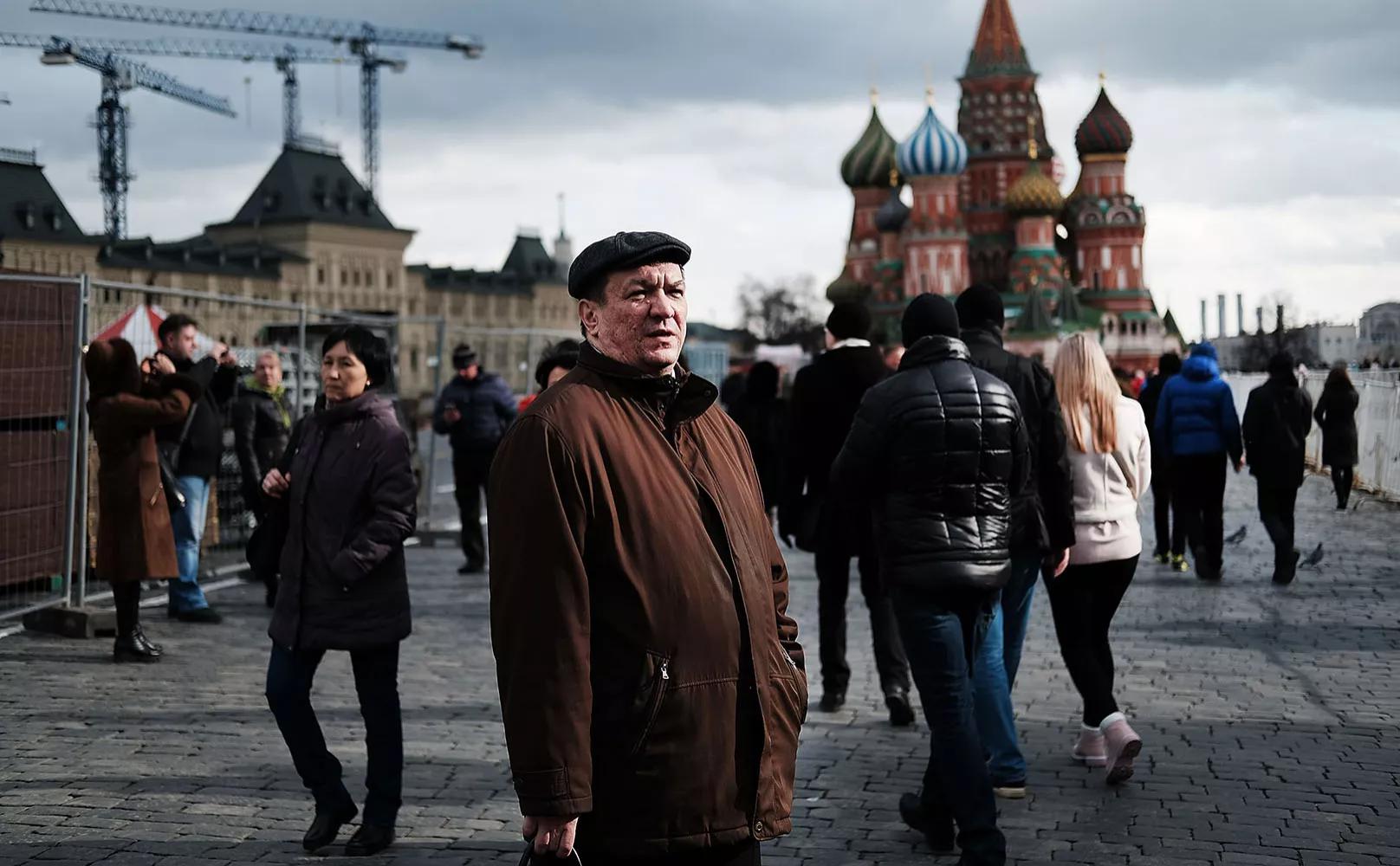 Жить в россии дороже. Москвичи люди. Жители Москвы. Современный Москвич человек. Москвичи жители.