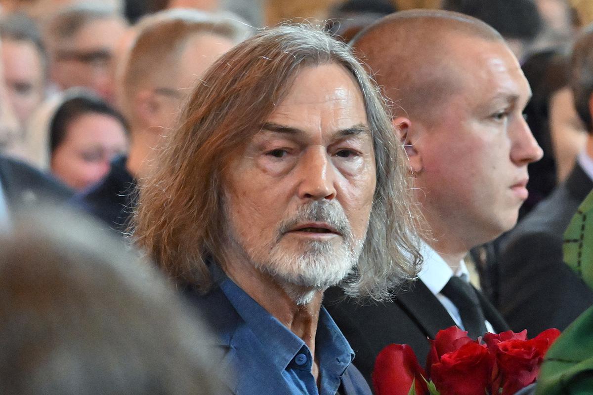 Художник Никас Сафронов