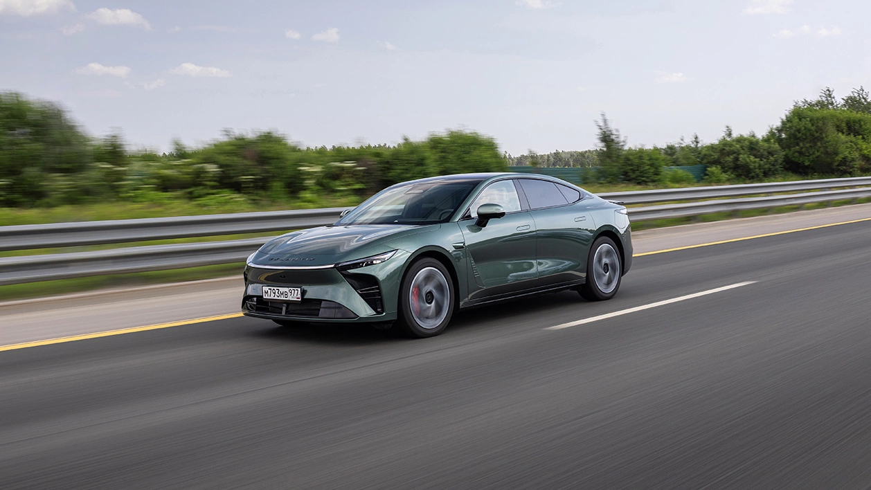 Город, трасса, трек: как новому Exlantix ES удается быть идеальным везде