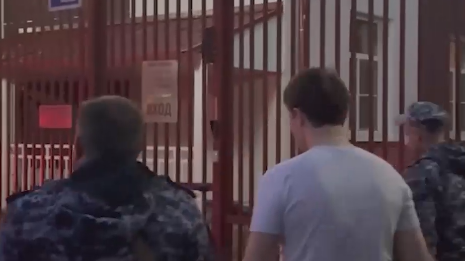 Зарезавшему начальницу сотруднику московского банка предъявили обвинение