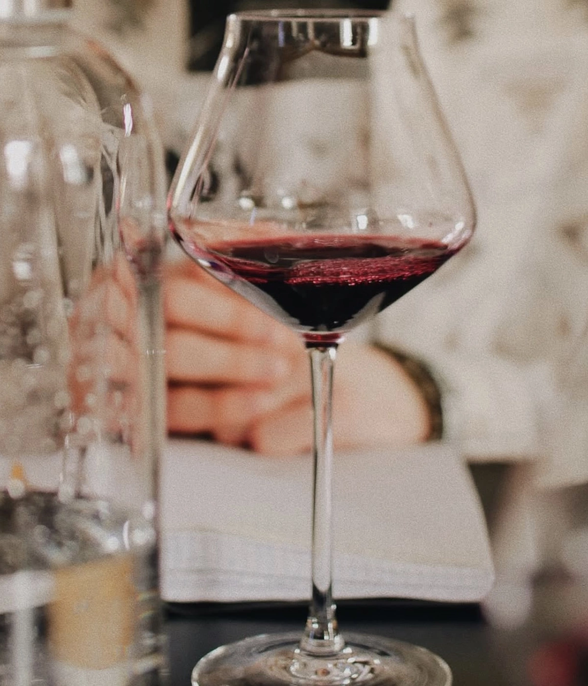 Всего в карте 54 позиции отечественного вина, из которых 22 — по бокалам