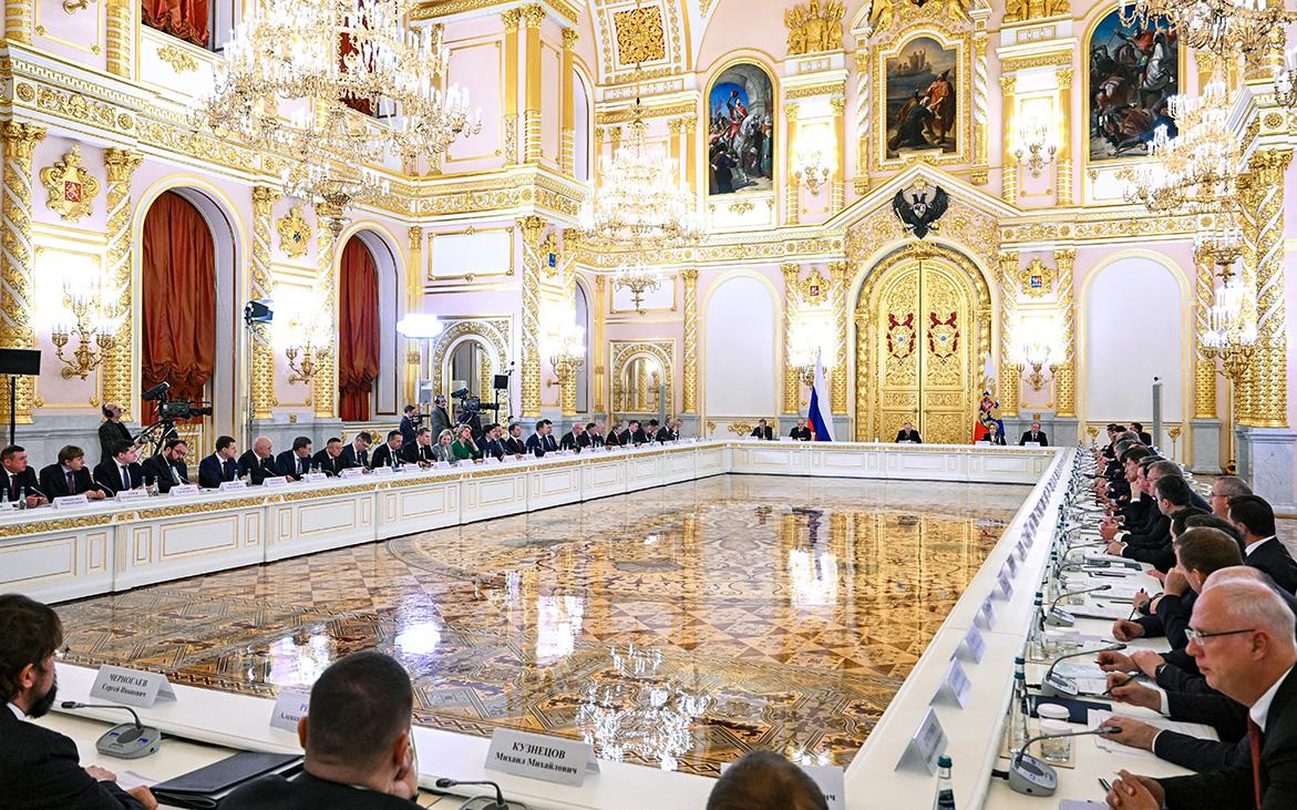 Путин поставил задачу, «чтобы ничего в тень не уходило» при повышении НДС