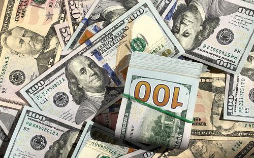 ЦБ оставил официальный курс доллара на пятницу ниже ₽81