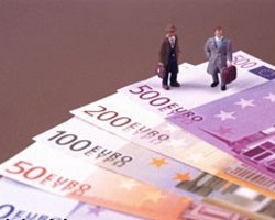 Евро находится во власти испанских банков и безработных