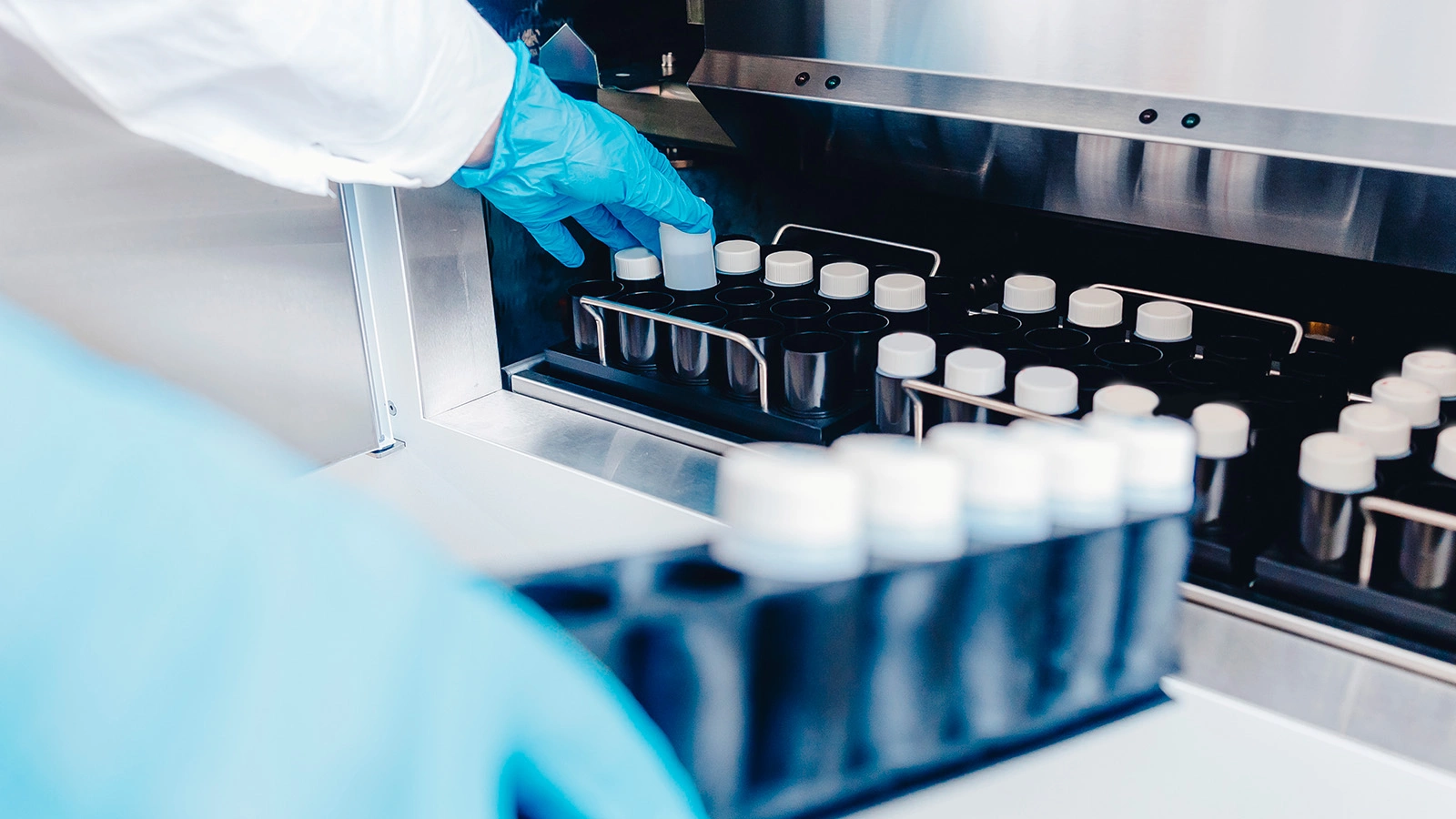 Yakuniy orgimchak odam multfilmidan porno Qiz bilan jinsiy aloqada bolgan qiz