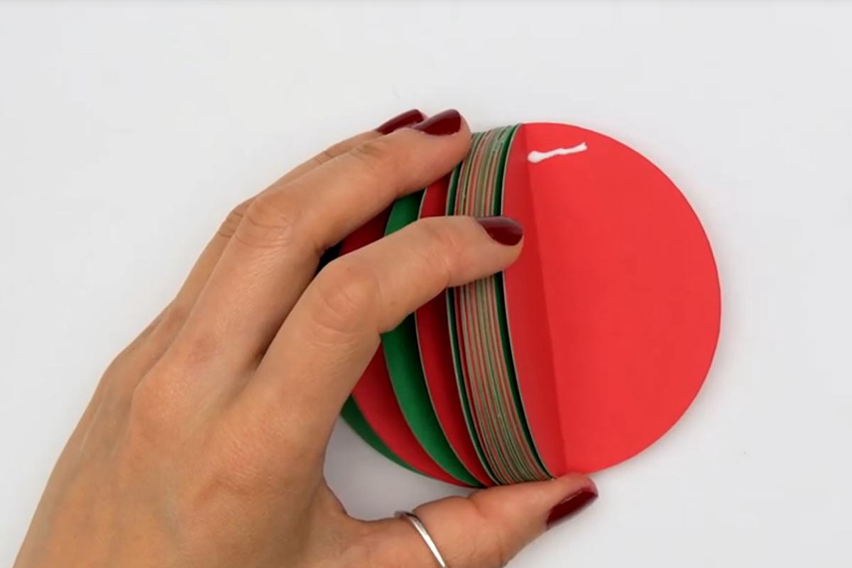 Как сделать новогодний шар из картона