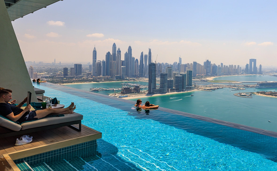 Captured Blinks / Shutterstock