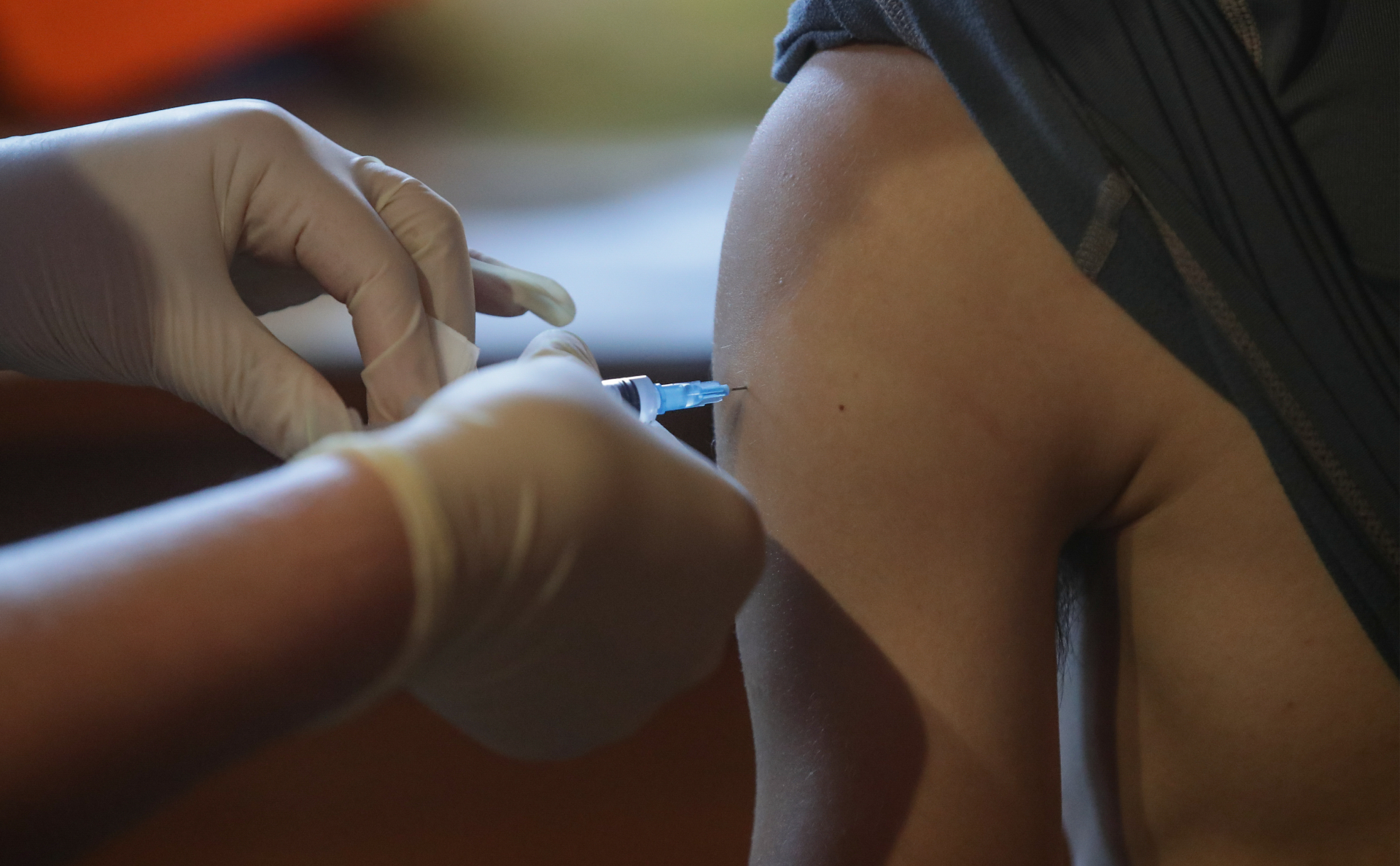 Гинцбург сообщил о начале испытаний единой вакцины от разных вирусов
