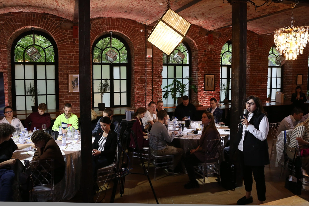 Немецкие вина отправились в гастроли по двум российским столицам в течение последней недели: 20 мая в Москве, а 26-го — в Санкт-Петербурге прошли салоны немецких вин «Дойче кингс»