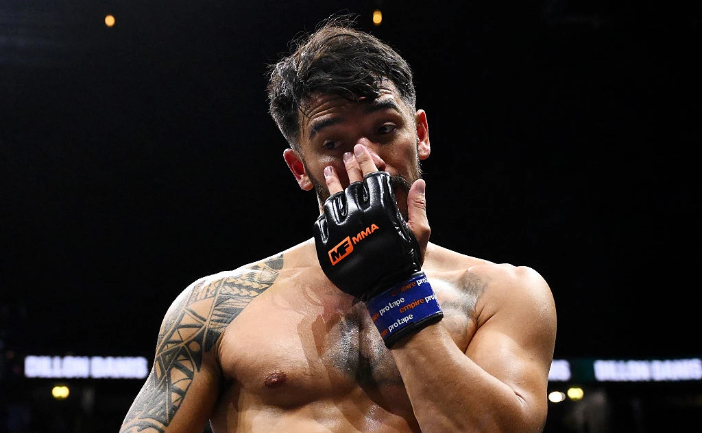 Диллон Дэнис