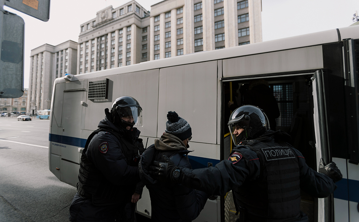 В Москве арестовали участников акций против боевых действий на Украине"/>













