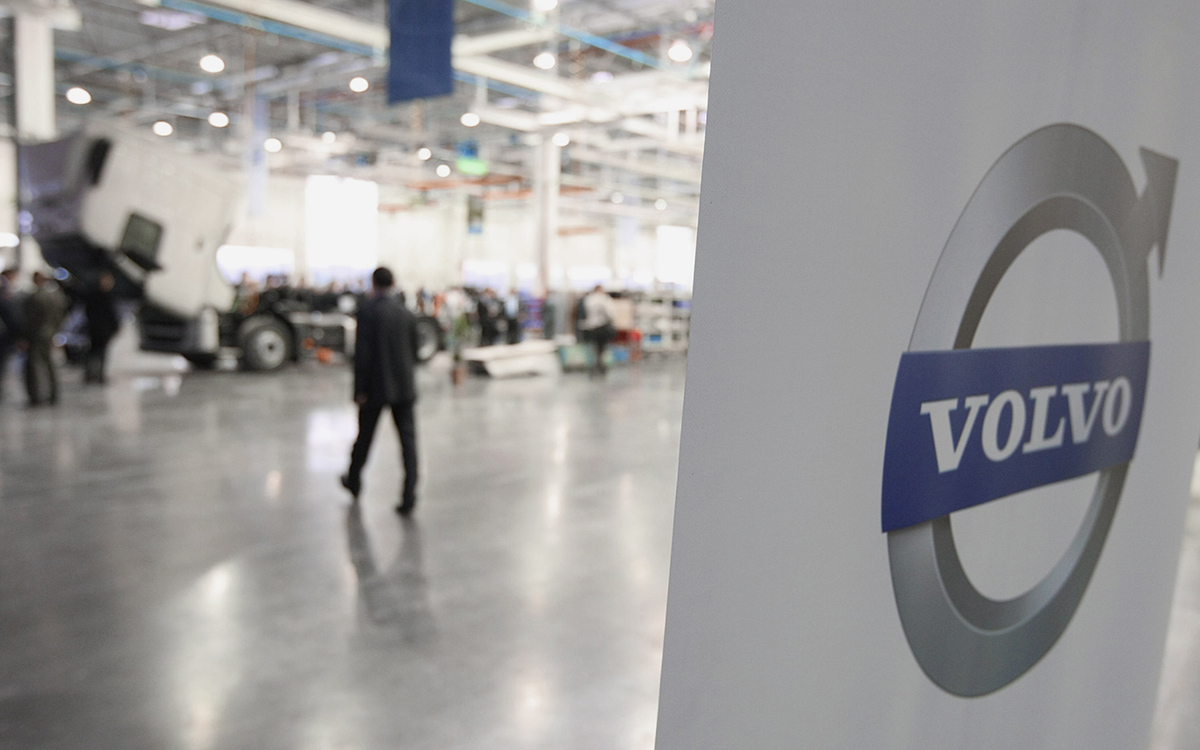 Volvo уволит часть сотрудников в России