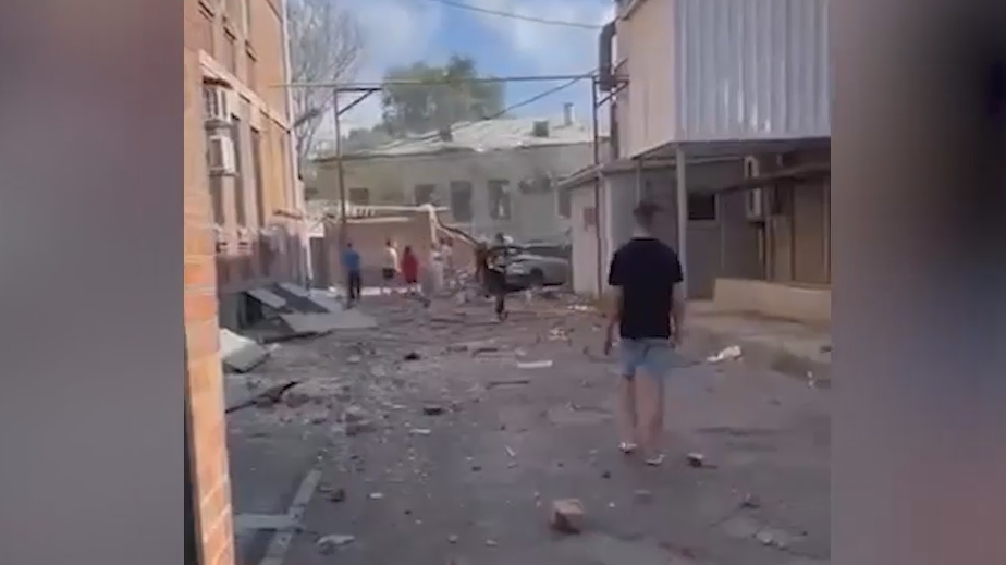 Очевидцы рассказали о взрыве ракеты в центре Таганрога