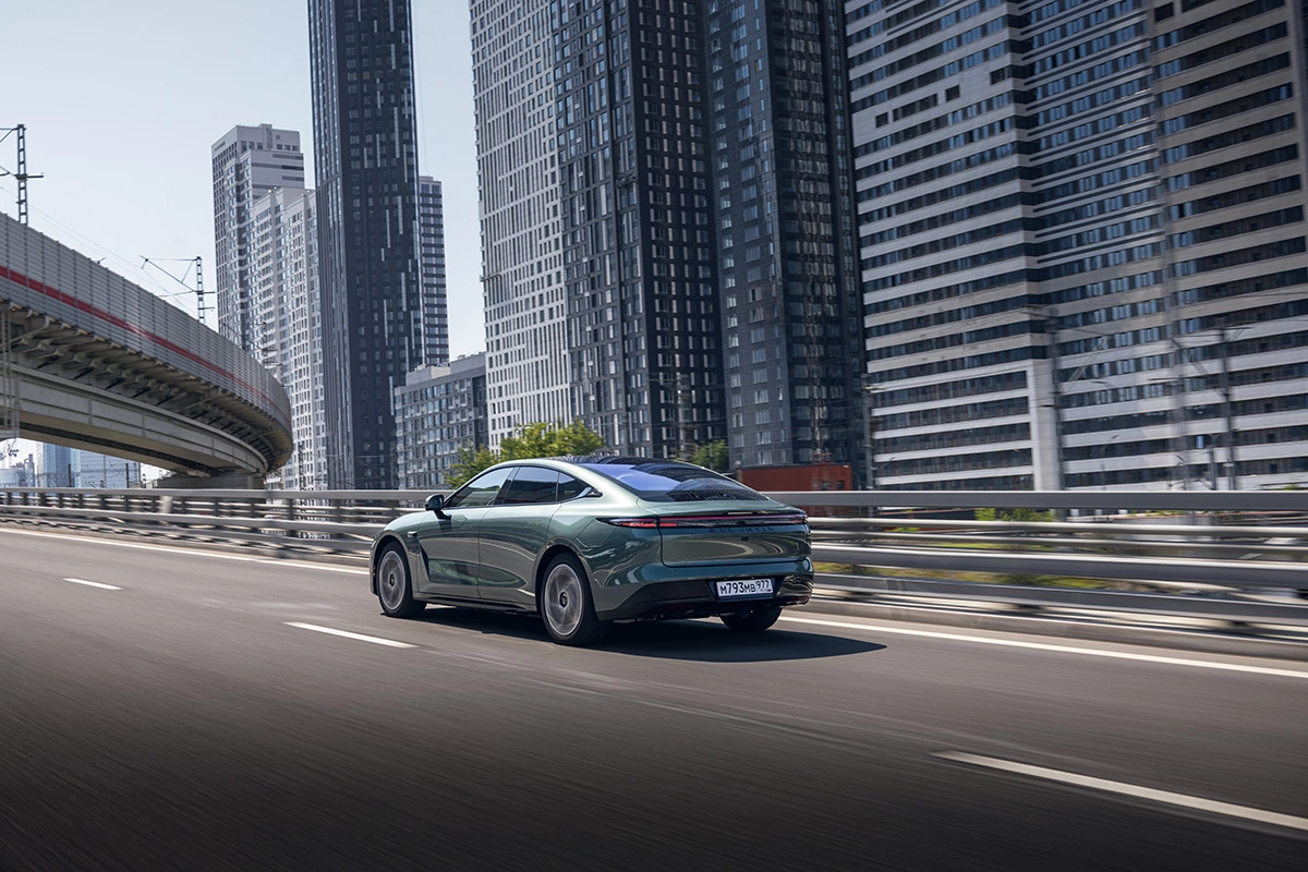 Город, трасса, трек: как новому Exlantix ES удается быть идеальным везде