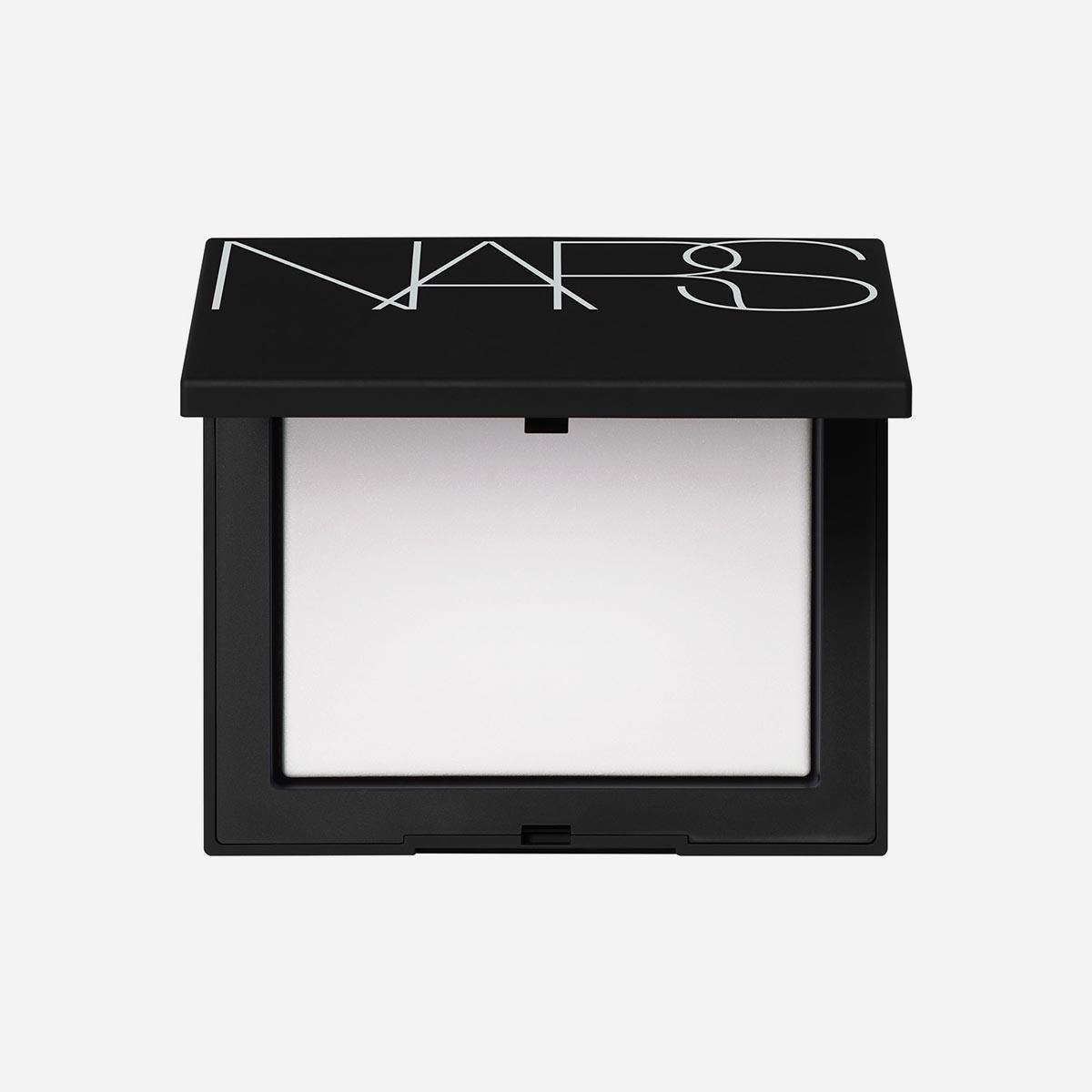 Светоотражающая фиксирующая компактная пудра, Crystal, Nars, 5400 руб. (&laquo;Лэтуаль&raquo;)