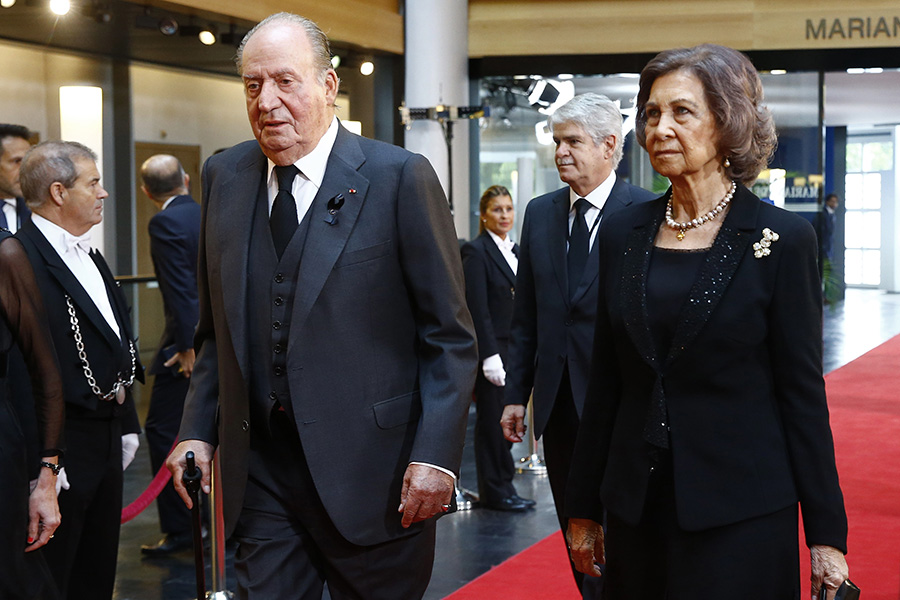 Бывший король Испании Хуан Карлос и его жена королева София