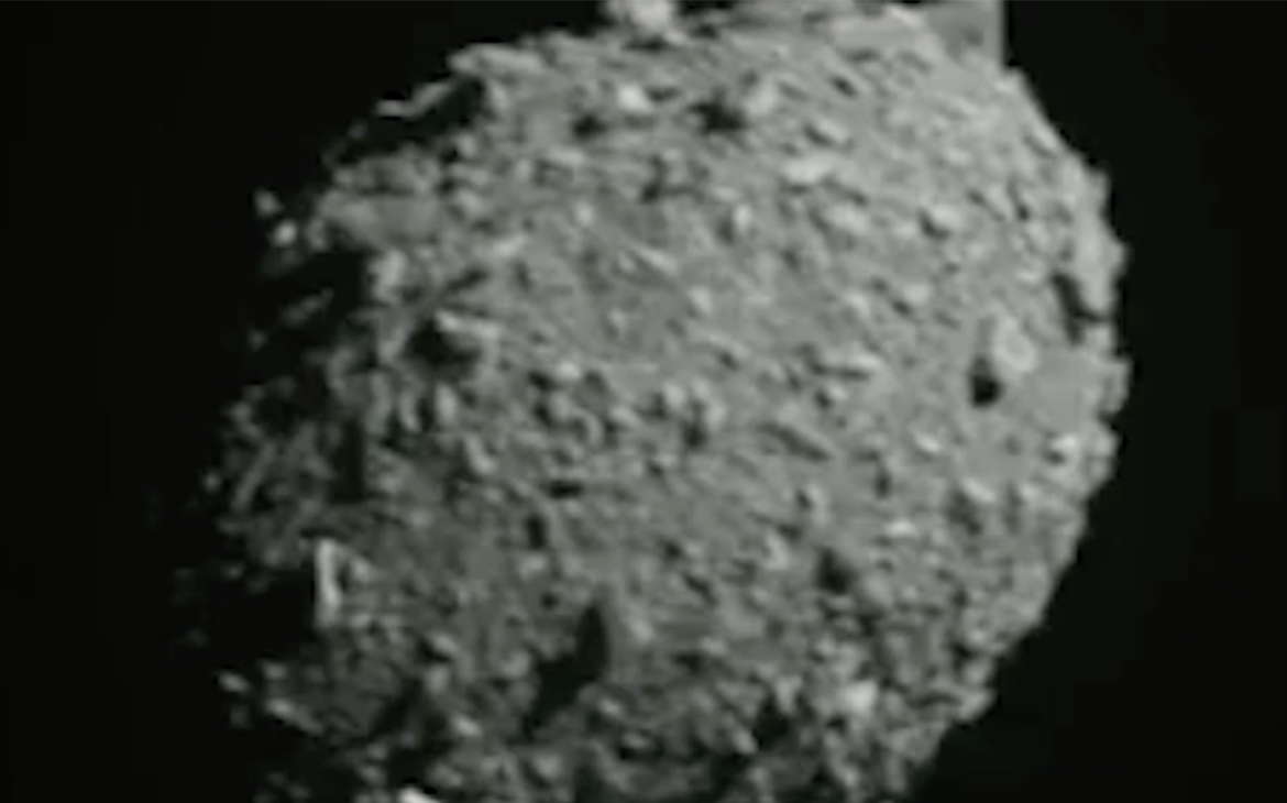 Зонд NASA столкнулся с астероидом в рамках эксперимента по защите Земли