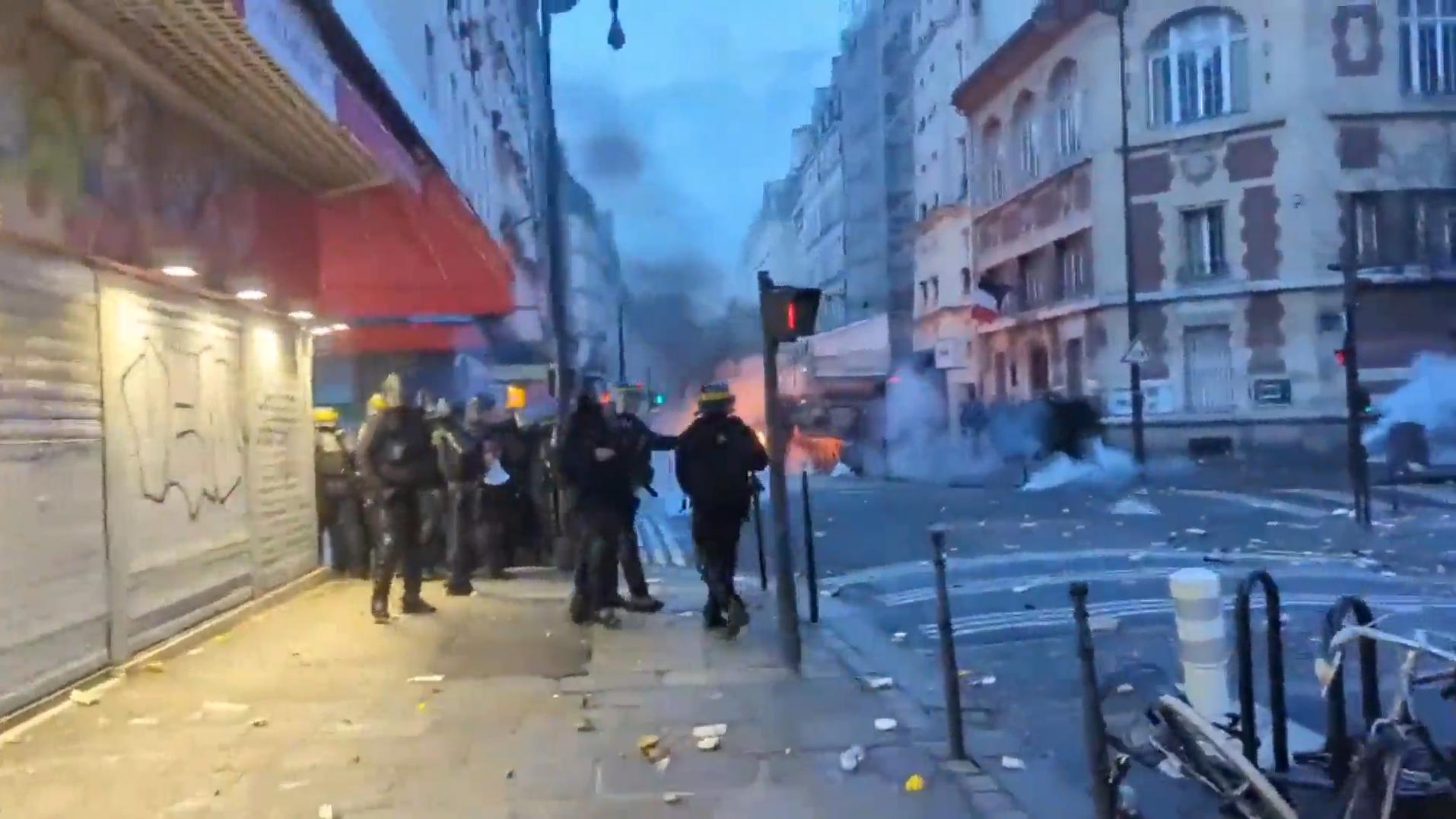 В Париже начались беспорядки после стрельбы у курдского центра