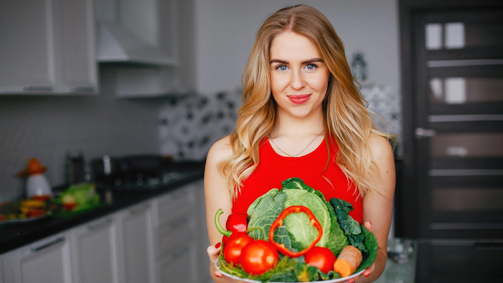 При изменении образа питания за месяц можно снизить вес примерно на 3 кг