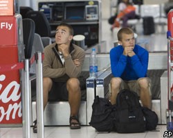 Российских туристов вывезли из блокированного аэропорта Бангкока