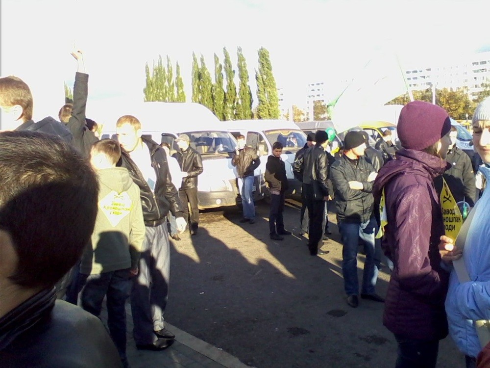 В Уфе прошло несогласованное шествие движения "Анти-Кроношпан"
