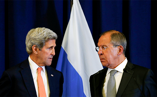 Госсекретарь США Джон Керри и министр иностранных дел России Сергей Лавров (слева направо)


