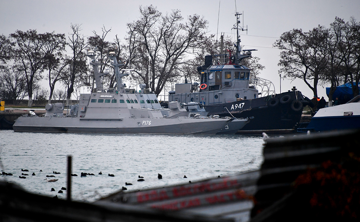 Задержанные корабли ВМС Украины