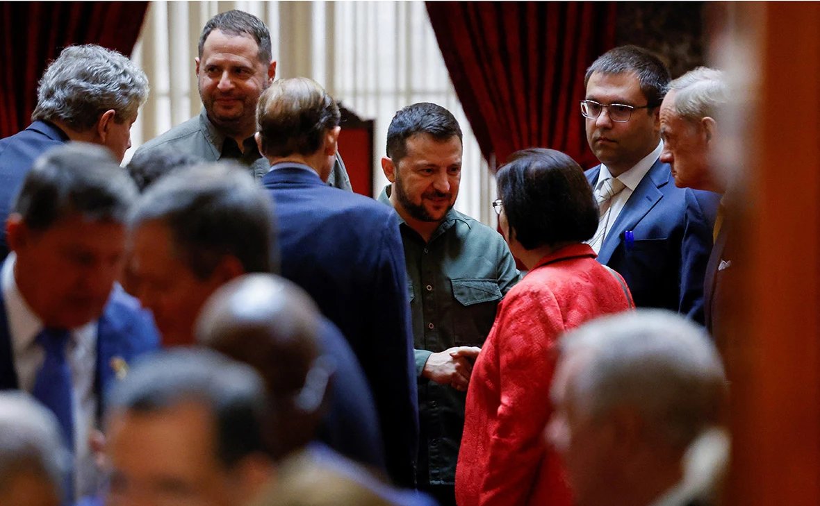 Evelyn Hockstein / Reuters