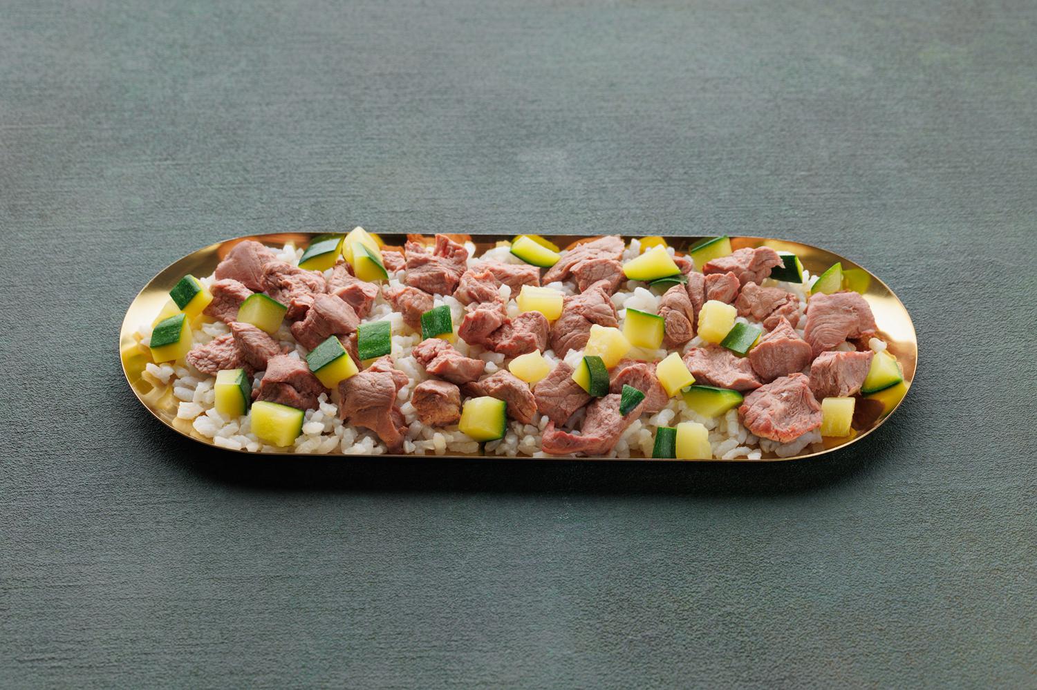 Молодая говядина су-вид с рисом басмати и кубиками цукини