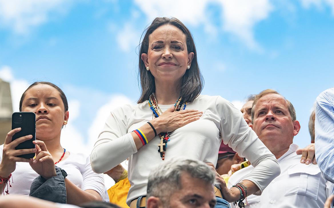 Нобелевскую премию мира дали противнице Чавеса и Мадуро