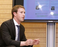 Основатель Facebook М.Цукерберг планирует встретиться с Д.Медведевым