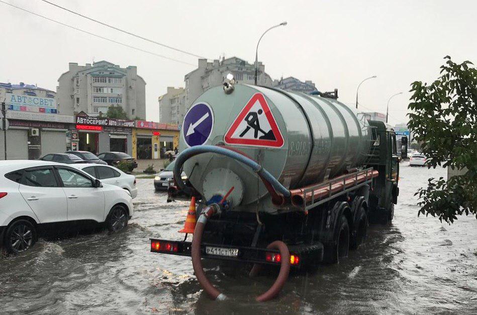 Потоп в Краснодаре: как город справляется с последствиями сильного ливня