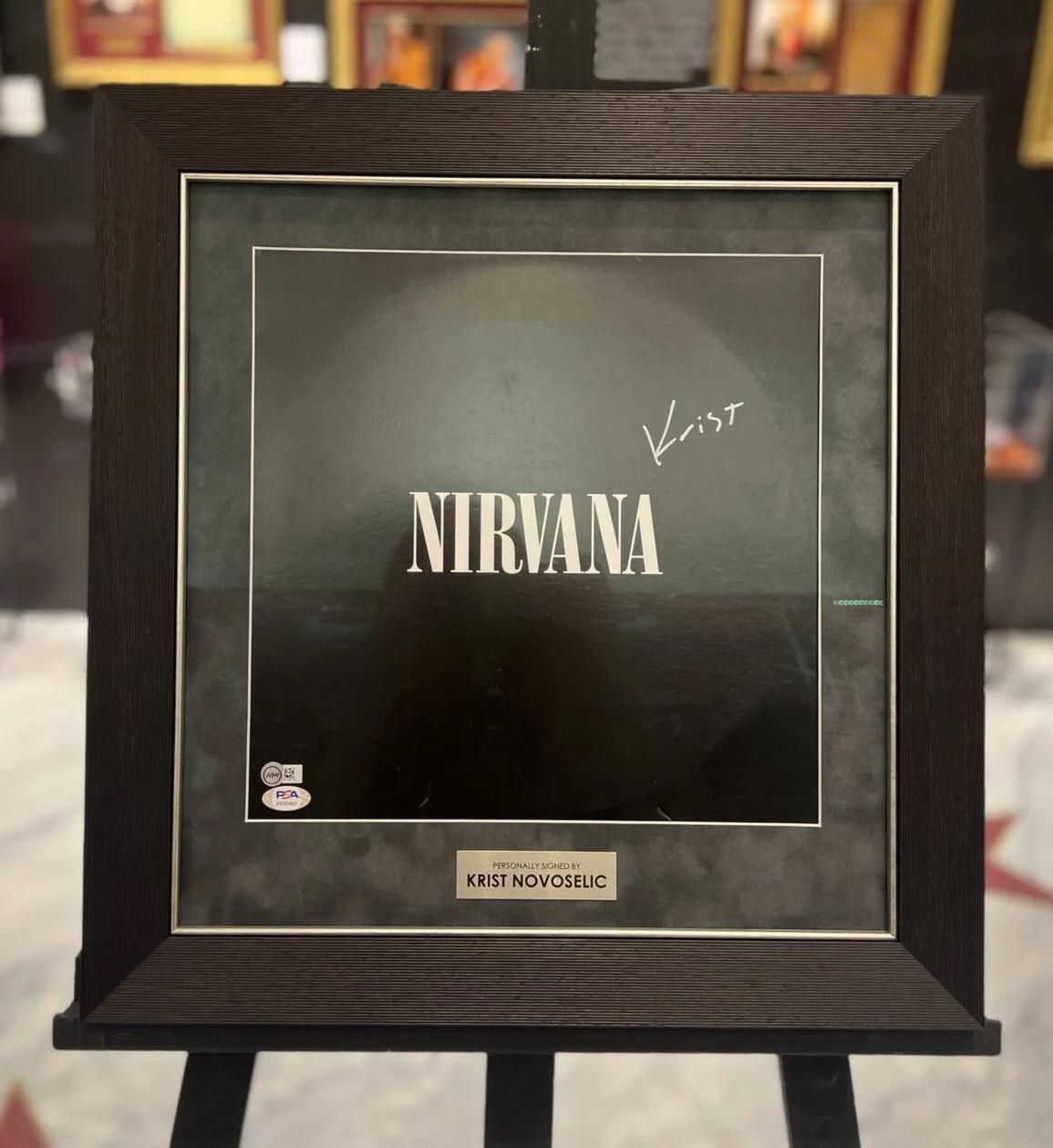 Пластинка &laquo;Nirvana&raquo; с автографом гитариста группы Криста Новоселича