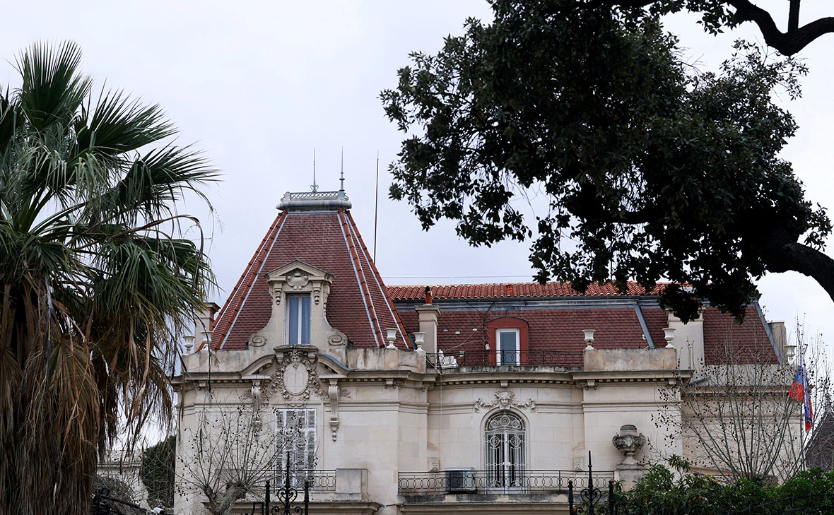 Manon Cruz / Reuters