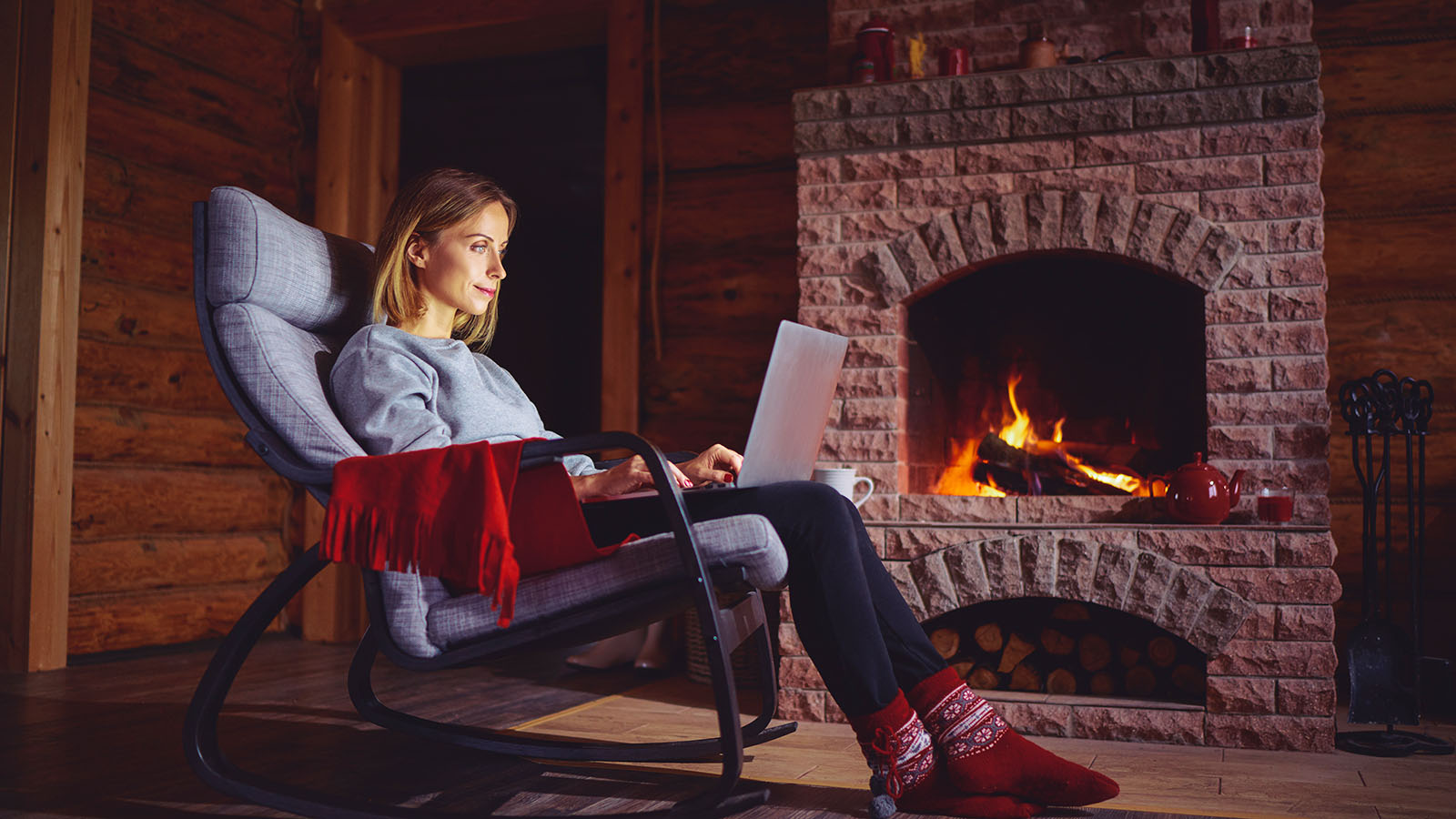 Россияне хотят совместить путешествие и удаленку в 2026 году. Опрос