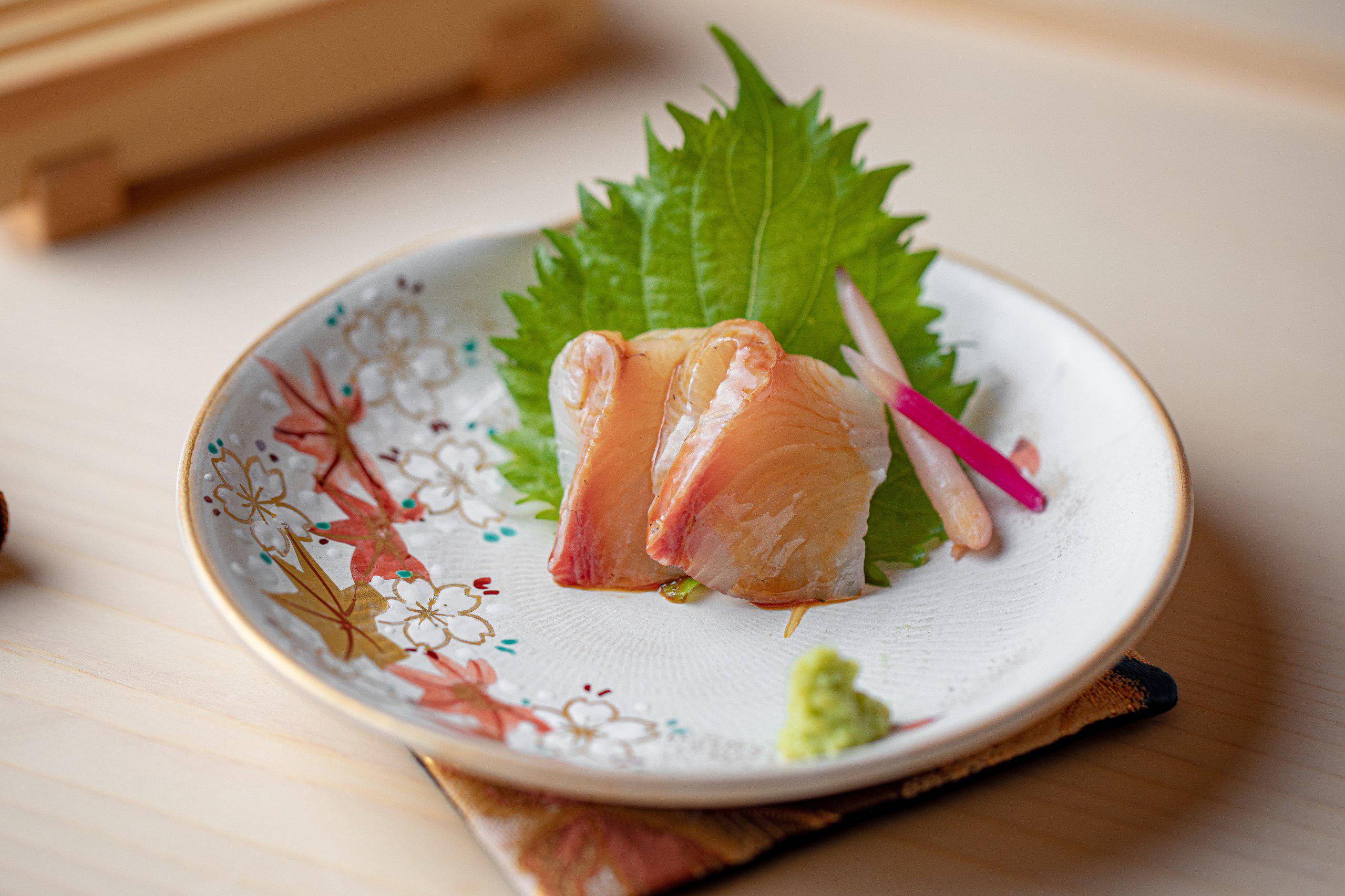 Сашими Кампачи в ресторане AYU