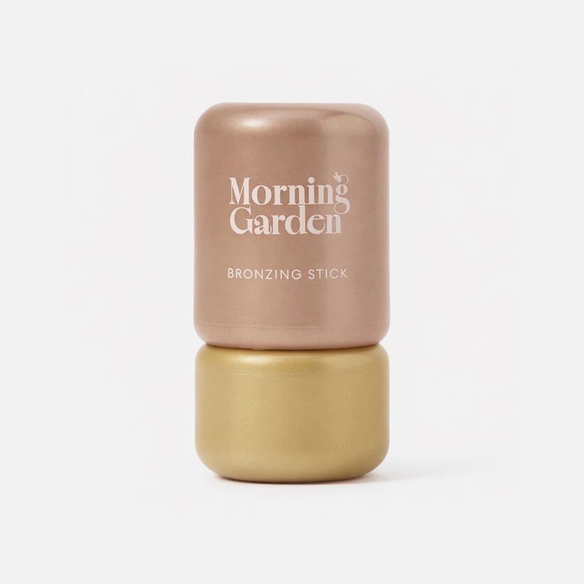 Кремовый бронзер для лица в стике с сияющими частицами Morning Garden Bronzing Stick, Sun kiss, Arive Makeup, 845 руб. (&laquo;Рив Гош&raquo;)