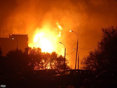 Мощный пожар в Москве: пламя поднялось на 200 метров