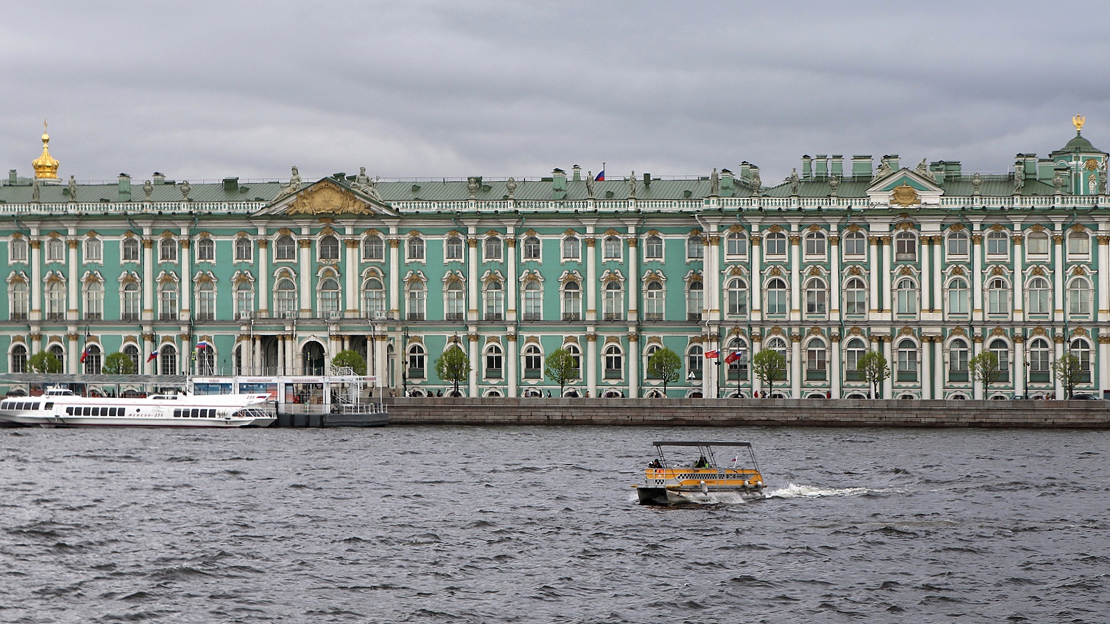 В Санкт-Петербурге ожидается первое за 160 лет июльское наводнение