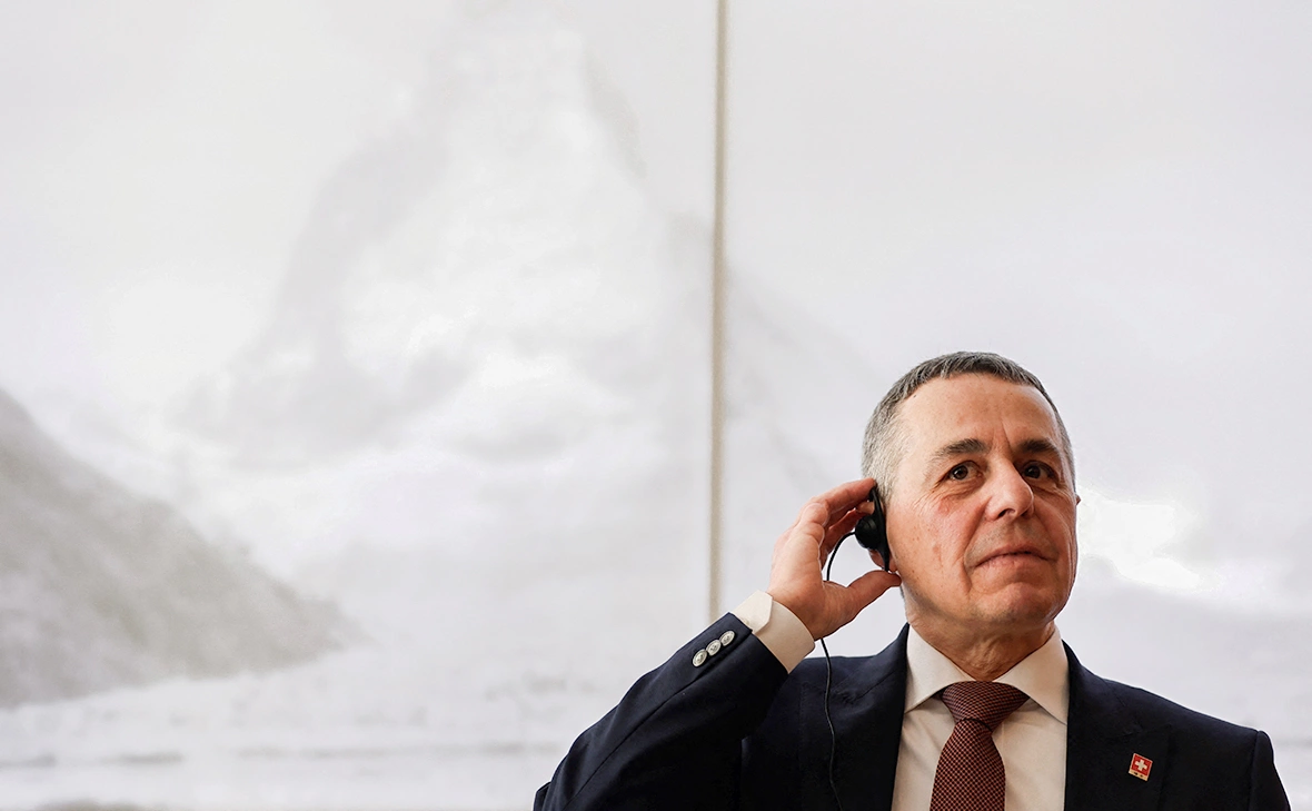 Tingshu Wang / Reuters